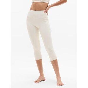 Athleta M Salutation Stash High Rise Capri Legging Medium Regular Bone White